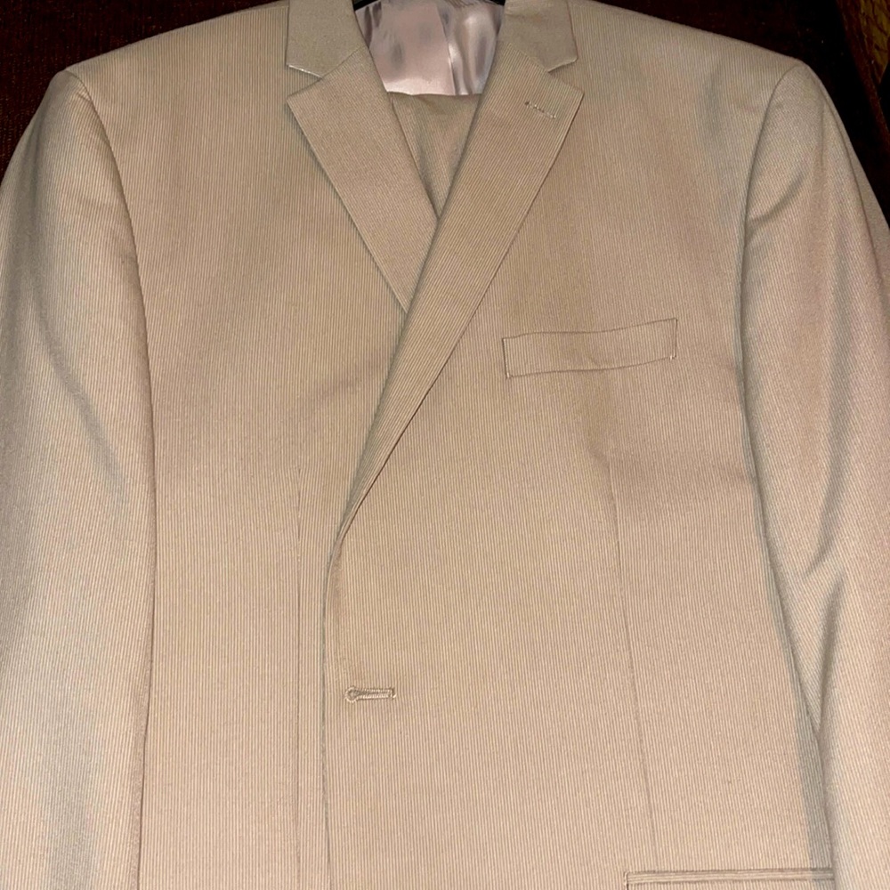 Calvin Klein Navy Beige-Pin Striped Suit; Size 48 R Jacket; Pants: 42 x 30